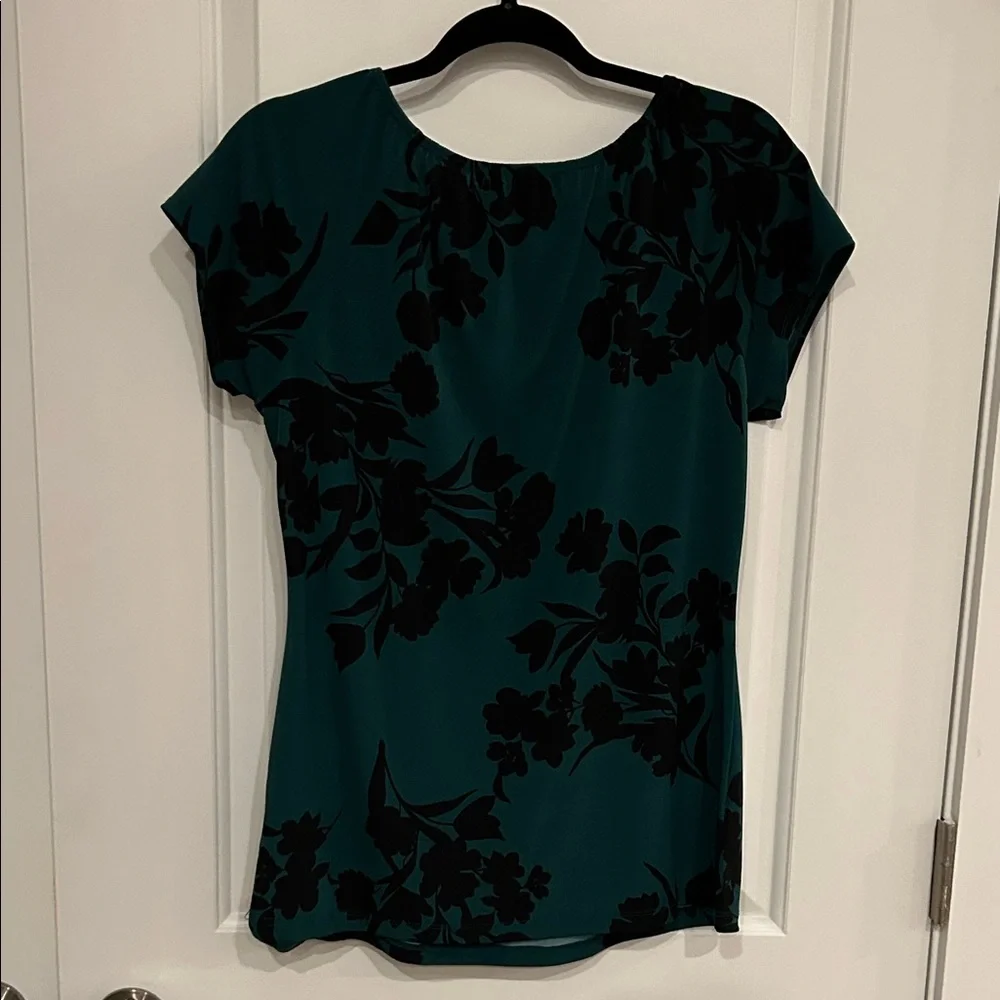 Green and Black Floral Blouse - Picture 3 of 3